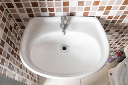 Banheiro de kitnet/studio para alugar com 1 quarto, 30m² em Guaratiba, Rio de Janeiro