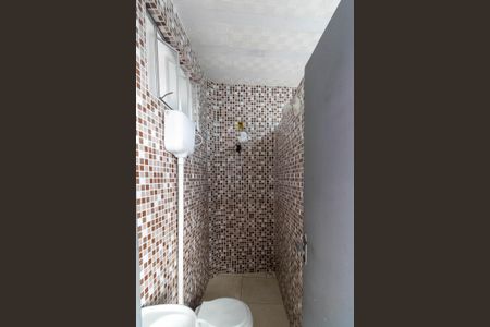 Banheiro de kitnet/studio para alugar com 1 quarto, 30m² em Guaratiba, Rio de Janeiro