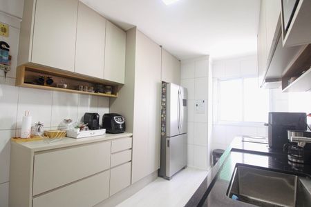 Cozinha de apartamento à venda com 3 quartos, 112m² em Jardim Maria Rosa, Taboão da Serra