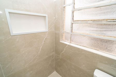 Banheiro de kitnet/studio para alugar com 1 quarto, 38m² em Consolação, São Paulo