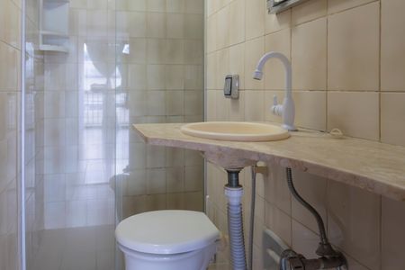 Banheiro de apartamento para alugar com 1 quarto, 44m² em Asa Norte, Brasília