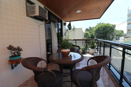 Apartamento para alugar com 126m², 3 quartos e 3 vagasVaranda