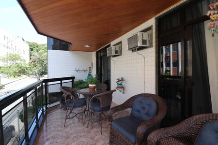 Apartamento para alugar com 126m², 3 quartos e 3 vagasVaranda