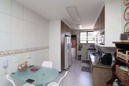 Apartamento para alugar com 126m², 3 quartos e 3 vagasCozinha