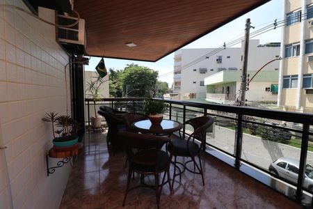 Apartamento para alugar com 126m², 3 quartos e 3 vagasVaranda