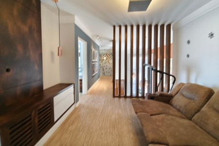 Sala de TV de casa de condomínio para alugar com 4 quartos, 320m² em Swiss Park, Campinas