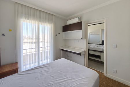 Quarto Suíte de casa de condomínio para alugar com 4 quartos, 320m² em Swiss Park, Campinas