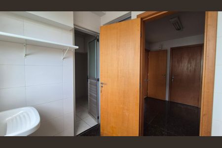 Área de serviço de apartamento para alugar com 4 quartos, 220m² em Funcionários, Belo Horizonte