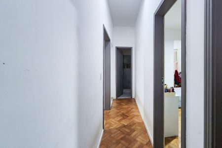 Corredor de apartamento à venda com 3 quartos, 115m² em Laranjeiras, Rio de Janeiro