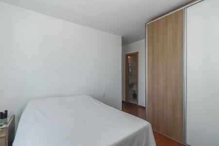 Quarto Suíte de apartamento para alugar com 2 quartos, 64m² em Passo D’areia, Porto Alegre