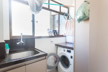 Apartamento à venda com 110m², 4 quartos e 2 vagas Apartamento à venda com 110m², 4 quartos e 2 vagasÁrea de Serviço