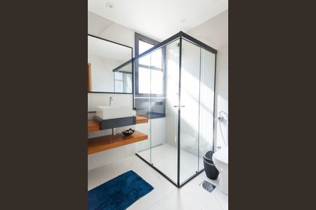 Apartamento à venda com 110m², 4 quartos e 2 vagas Apartamento à venda com 110m², 4 quartos e 2 vagasBanheiro Social