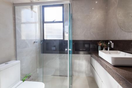 Apartamento à venda com 110m², 4 quartos e 2 vagas Apartamento à venda com 110m², 4 quartos e 2 vagasBanheiro suite