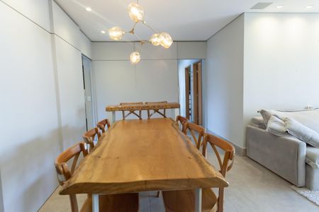 Apartamento à venda com 110m², 4 quartos e 2 vagas Apartamento à venda com 110m², 4 quartos e 2 vagasSala de Jantar