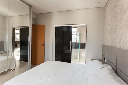 Apartamento à venda com 110m², 4 quartos e 2 vagas Apartamento à venda com 110m², 4 quartos e 2 vagassuite