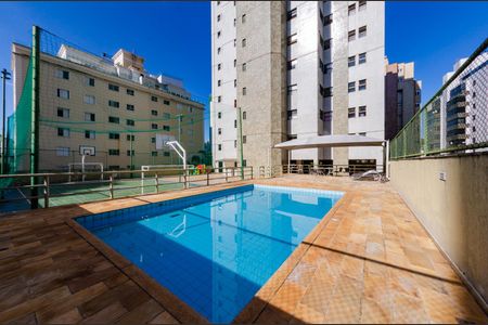Apartamento à venda com 110m², 4 quartos e 2 vagas Apartamento à venda com 110m², 4 quartos e 2 vagasÁrea comum - Piscina