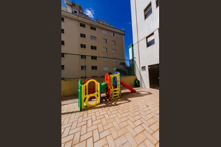 Apartamento à venda com 110m², 4 quartos e 2 vagas Apartamento à venda com 110m², 4 quartos e 2 vagasÁrea comum - Playground