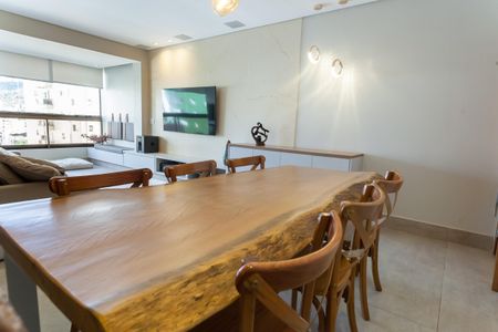 Apartamento à venda com 110m², 4 quartos e 2 vagas Apartamento à venda com 110m², 4 quartos e 2 vagasSala de Jantar