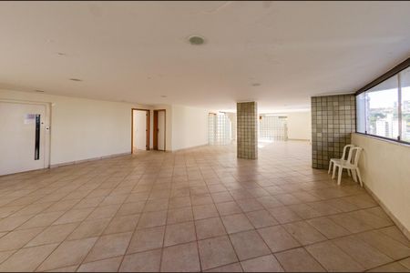 Apartamento à venda com 110m², 4 quartos e 2 vagas Apartamento à venda com 110m², 4 quartos e 2 vagasÁrea comum - Salão de festas