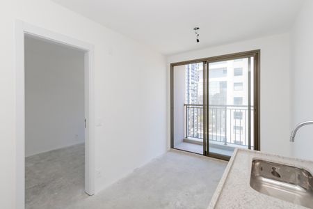 Sala/ Cozinha de apartamento à venda com 1 quarto, 30m² em Campo Belo, São Paulo