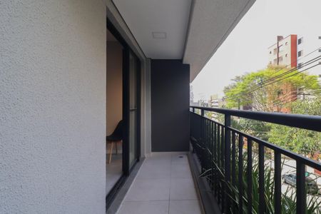 Varanda de kitnet/studio para alugar com 1 quarto, 31m² em Pinheiros, São Paulo