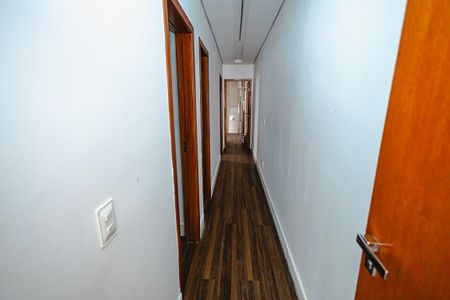 corredor de casa para alugar com 3 quartos, 150m² em Copacabana, Belo Horizonte