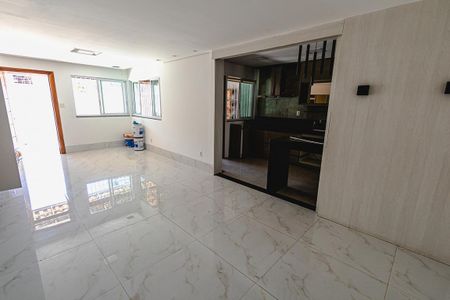 sala de casa para alugar com 3 quartos, 150m² em Copacabana, Belo Horizonte