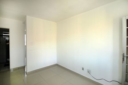 Sala de apartamento para alugar com 2 quartos, 40m² em Pavuna, Rio de Janeiro