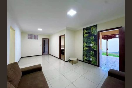 Sala de casa para alugar com 4 quartos, 197m² em Serrano, Belo Horizonte