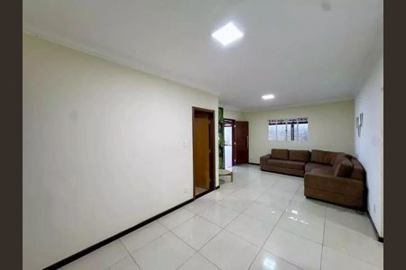 Sala de casa para alugar com 4 quartos, 197m² em Serrano, Belo Horizonte