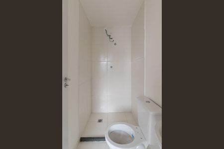 Banheiro de kitnet/studio para alugar com 1 quarto, 16m² em Itaquera, São Paulo