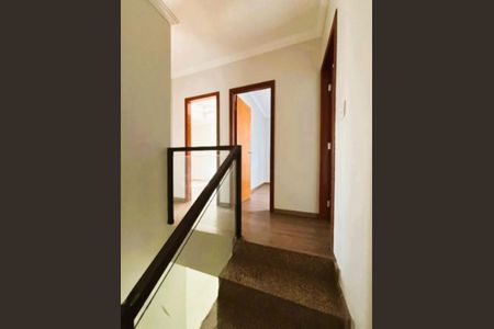 Corredor de casa para alugar com 3 quartos, 125m² em Lúcio de Abreu, Contagem