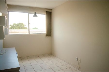 Sala de apartamento para alugar com 2 quartos, 60m² em Conjunto Fabiana, Goiânia