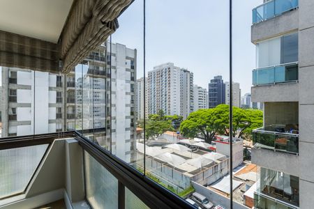 Apartamento para alugar com 120m², 2 quartos e 2 vagasVaranda