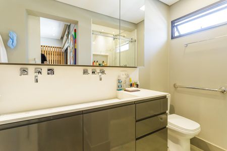 Apartamento para alugar com 120m², 2 quartos e 2 vagasBanheiro da Suíte 2