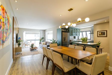 Apartamento para alugar com 120m², 2 quartos e 2 vagasSala