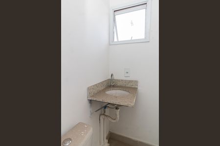 Banheiro de kitnet/studio para alugar com 1 quarto, 25m² em Vila Nilo, São Paulo