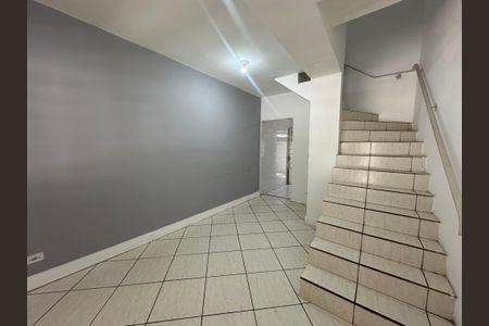 Sala de casa para alugar com 2 quartos, 65m² em Jardim Regina Alice, Barueri