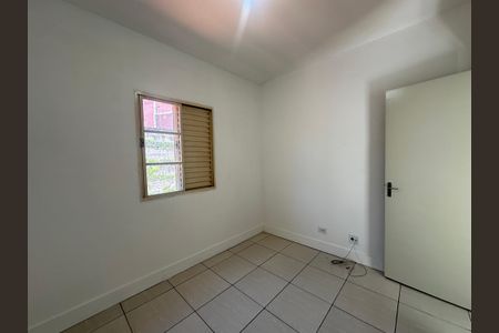Quarto 1 de casa para alugar com 2 quartos, 65m² em Jardim Regina Alice, Barueri