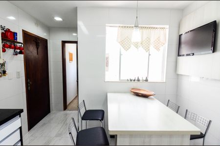 Apartamento à venda com 120m², 3 quartos e 2 vagasCozinha