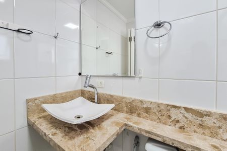 Apartamento para alugar com 70m², 2 quartos e 2 vagas Apartamento para alugar com 70m², 2 quartos e 2 vagasBanheiro da Suíte 1
