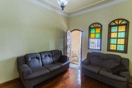Sala 1 de casa à venda com 3 quartos, 269m² em Alvorada, Belo Horizonte