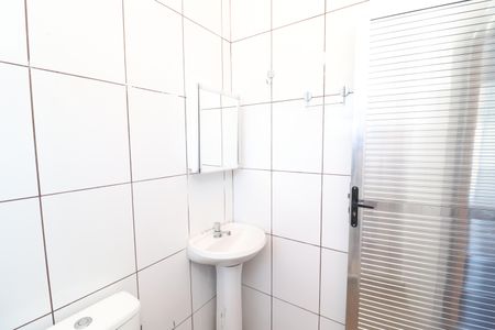 Banheiro de casa para alugar com 1 quarto, 45m² em Praia da Bandeira, Rio de Janeiro