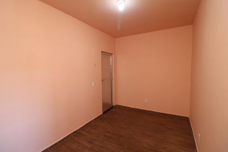 Sala de casa para alugar com 1 quarto, 45m² em Praia da Bandeira, Rio de Janeiro