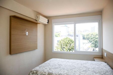 Quarto 1 de apartamento à venda com 2 quartos, 75m² em Floresta, Porto Alegre