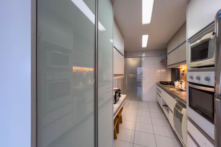 Apartamento à venda com 140m², 3 quartos e 2 vagasCozinha