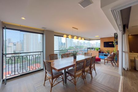 Apartamento à venda com 140m², 3 quartos e 2 vagasVaranda