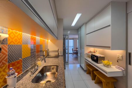 Apartamento à venda com 140m², 3 quartos e 2 vagasCozinha