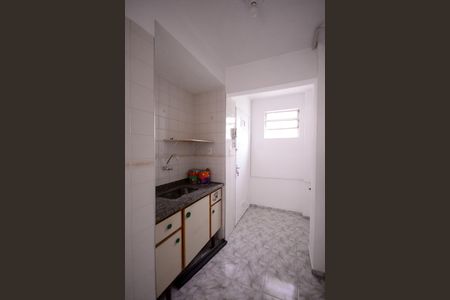 Sala/Cozinha  de apartamento para alugar com 1 quarto, 40m² em Liberdade, São Paulo