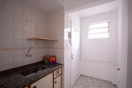 Sala/Cozinha  de apartamento para alugar com 1 quarto, 40m² em Liberdade, São Paulo